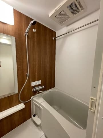 Room image 10
