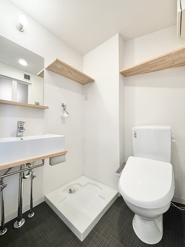 Room image 8