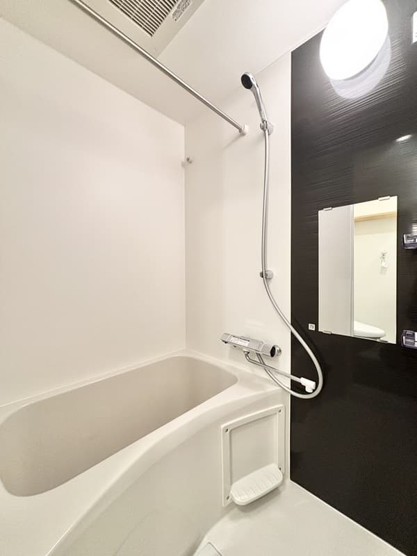 Room image 9