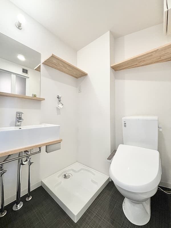 Room image 8