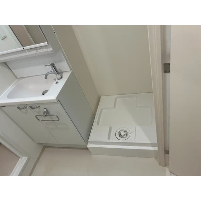 Room image 12
