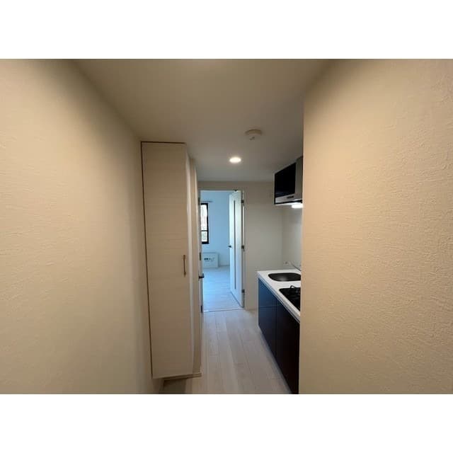 Room image 8
