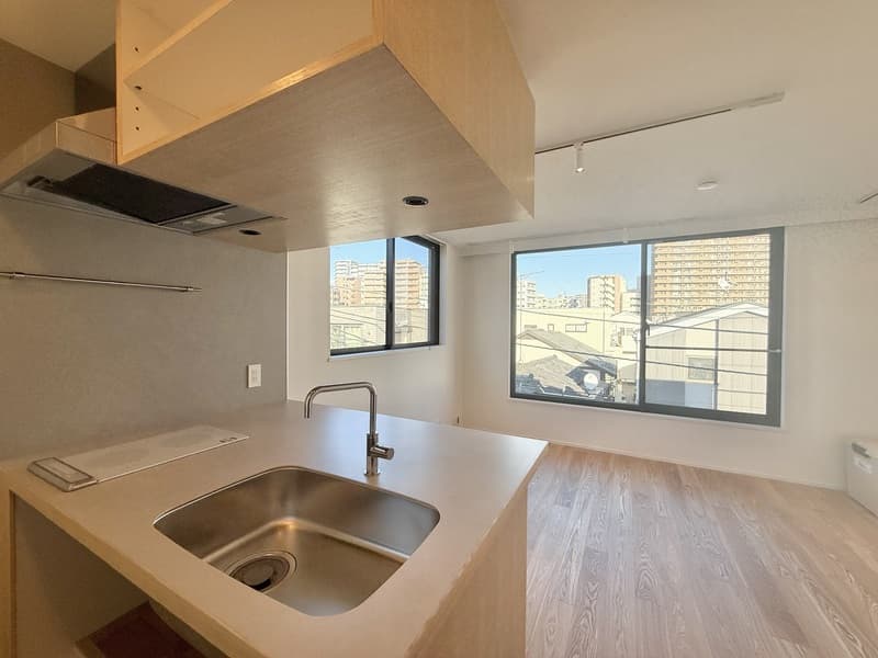 Room image 8
