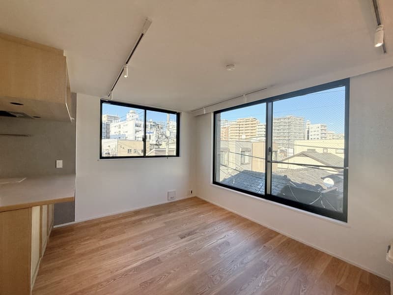 Room image 9