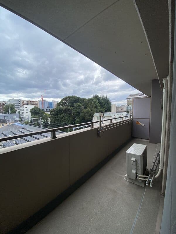 Room image 10