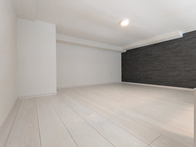 Room image 15