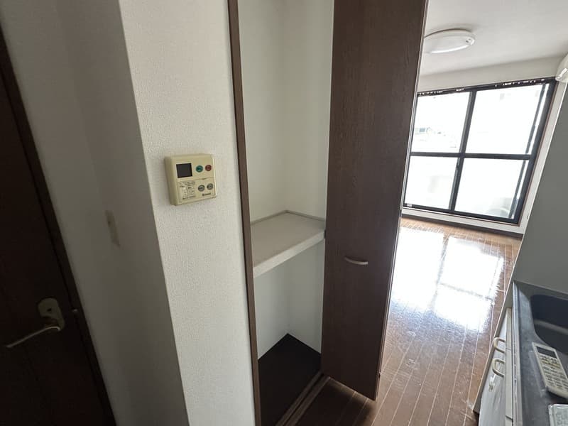 Room image 10