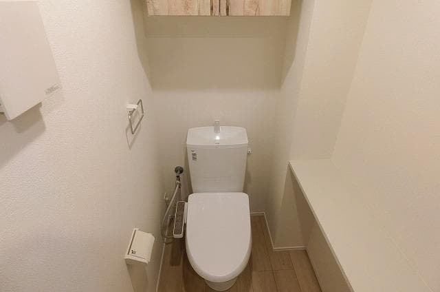 Room image 8