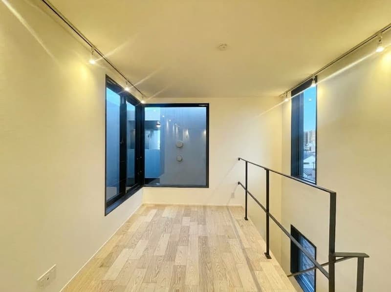 Room image 11