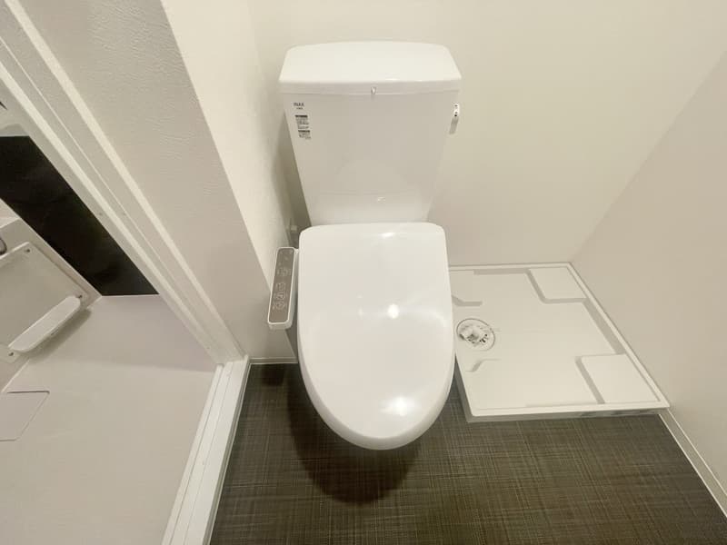 Room image 15
