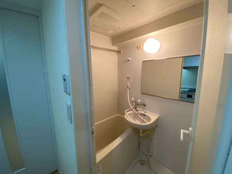 Room image 12