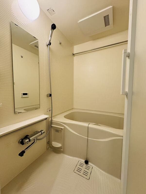 Room image 10