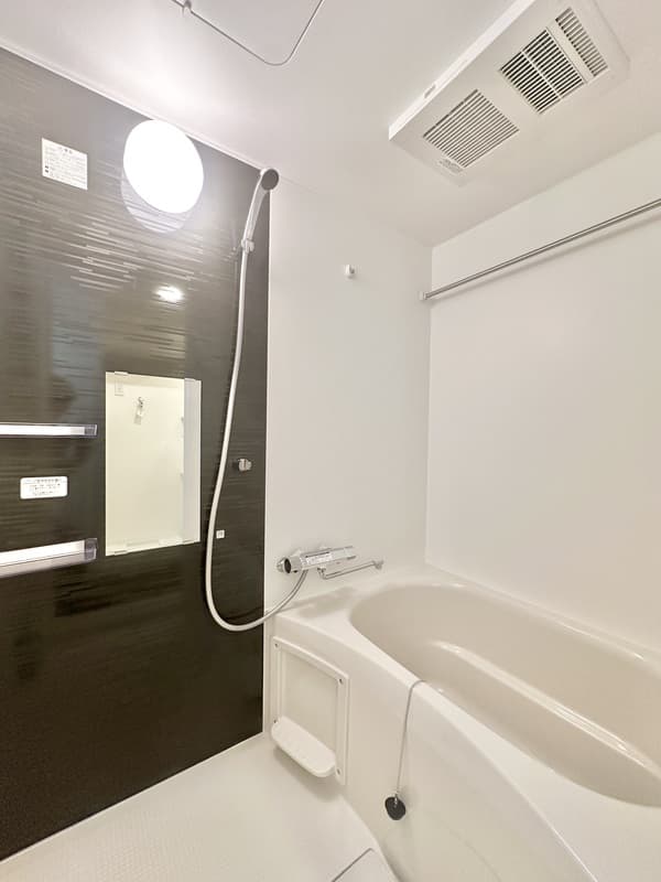 Room image 15