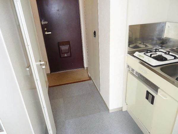 Room image 8