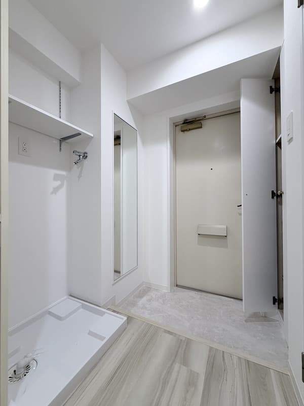 Room image 8