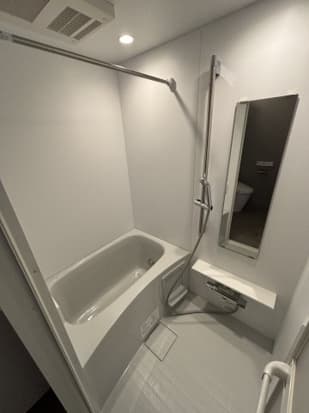 Room image 8