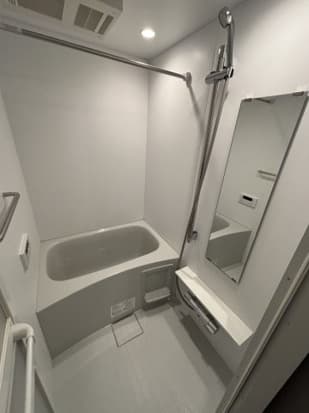 Room image 8