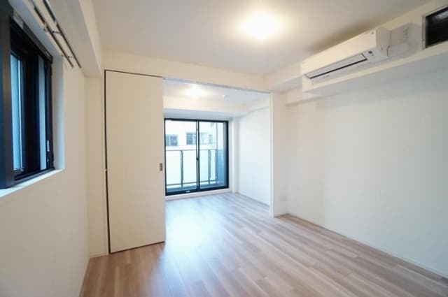 Room image 10