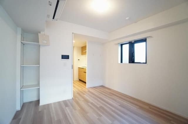Room image 11