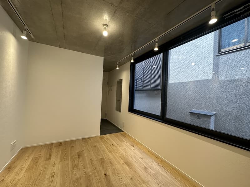 Room image 10