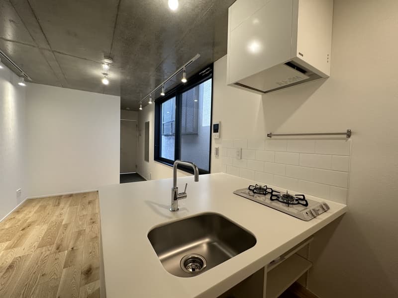 Room image 8
