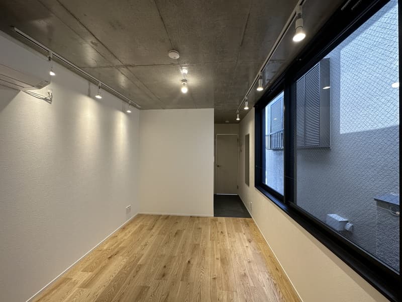 Room image 9