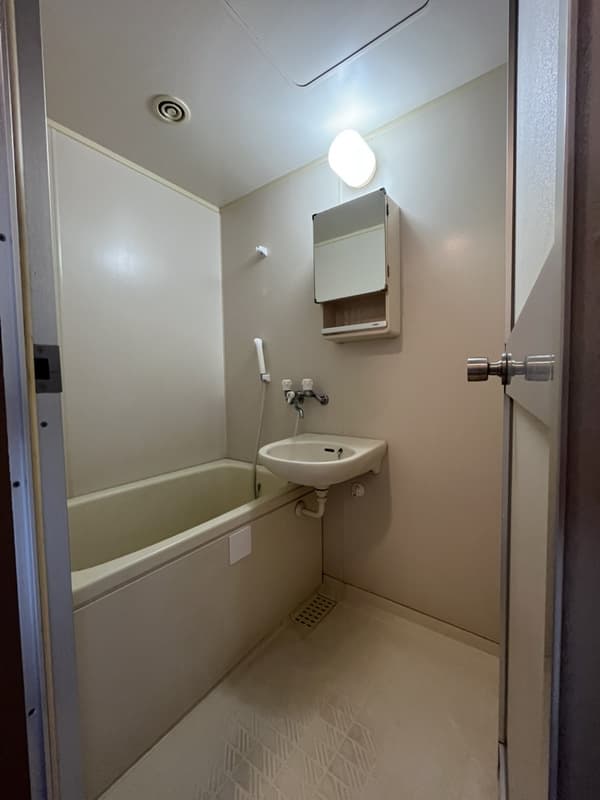Room image 10