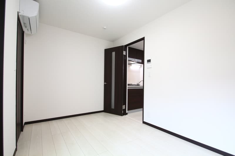 Room image 15
