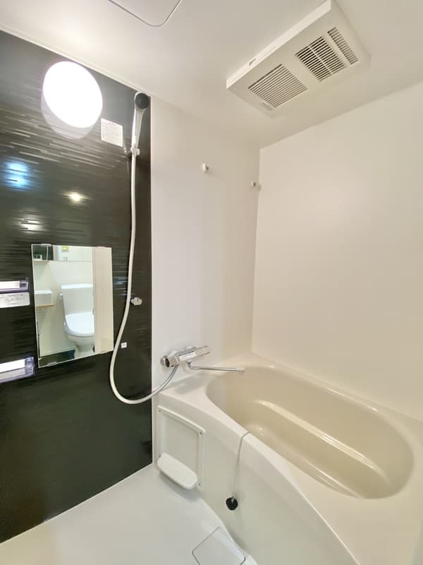 Room image 13