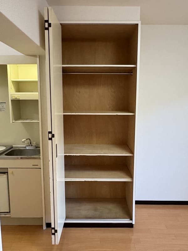 Room image 8