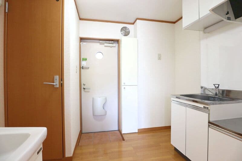 Room image 16