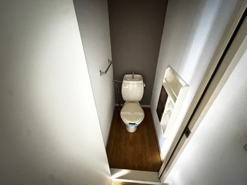 Room image 8