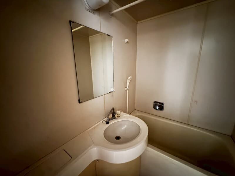 Room image 8