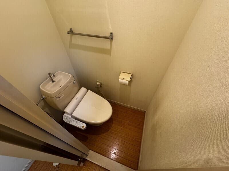 Room image 8