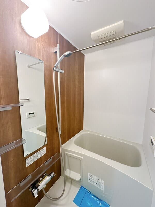 Room image 8
