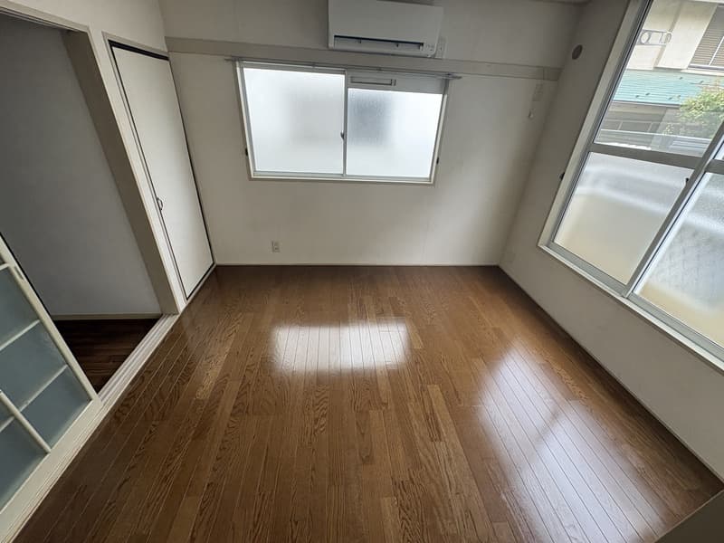 Room image 10