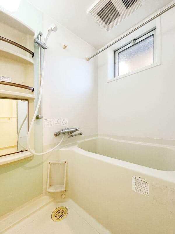Room image 13