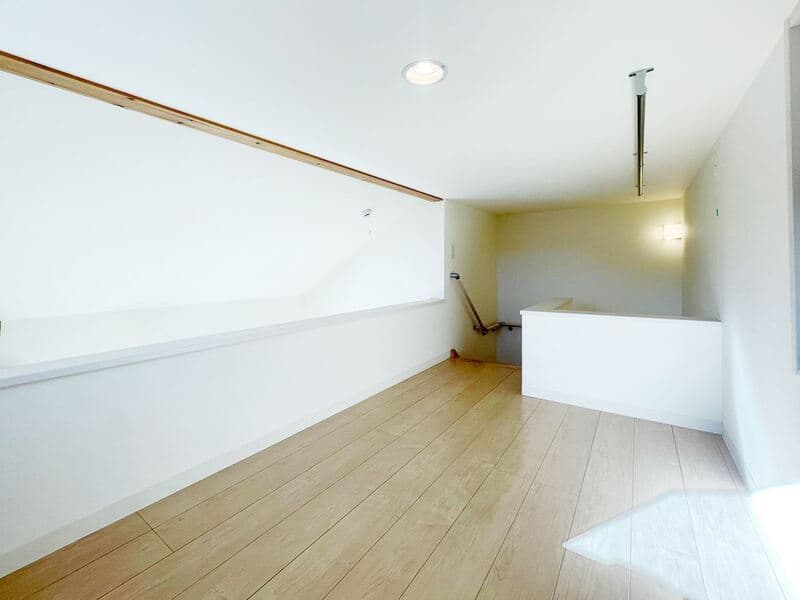 Room image 16