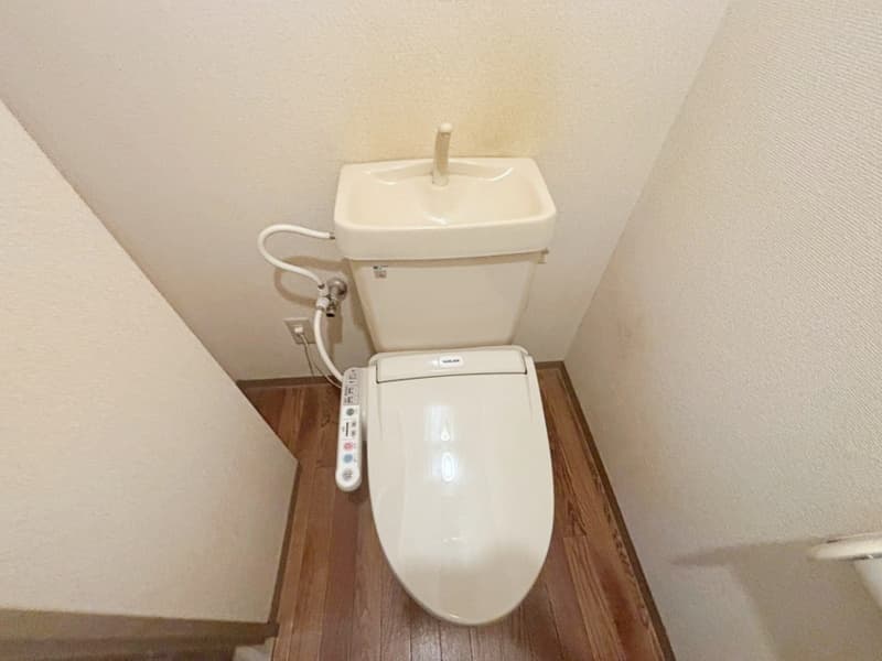 Room image 12