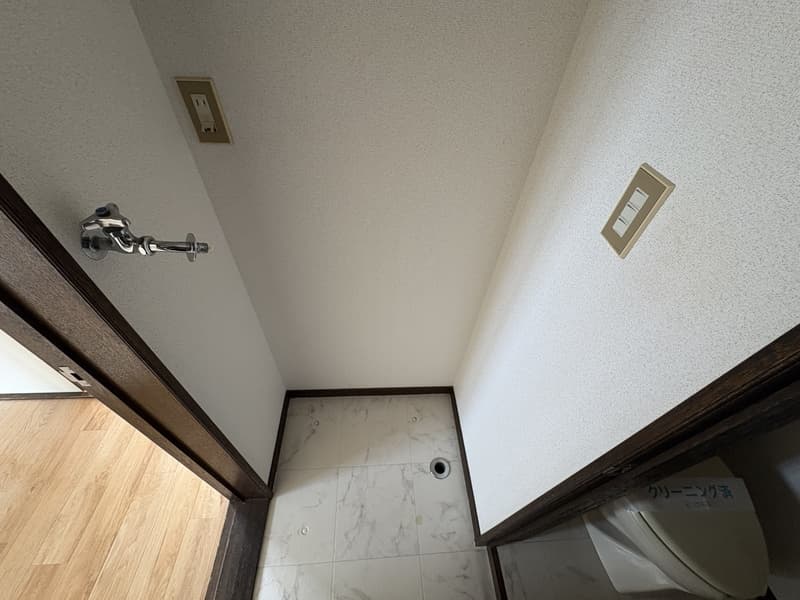Room image 16