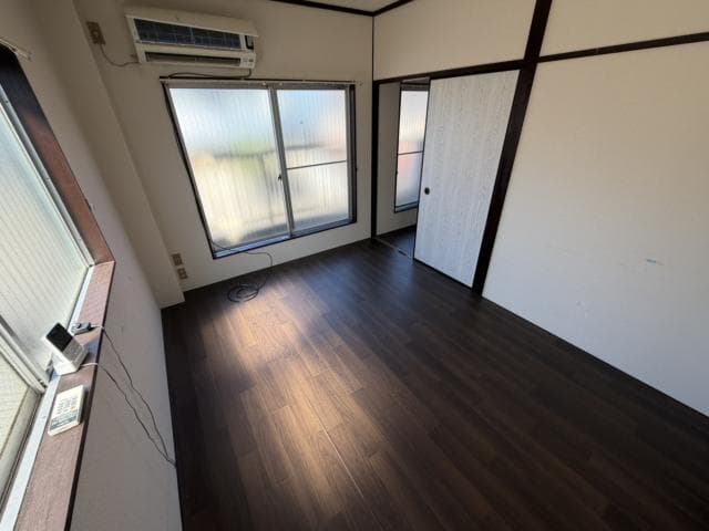 Room image 16