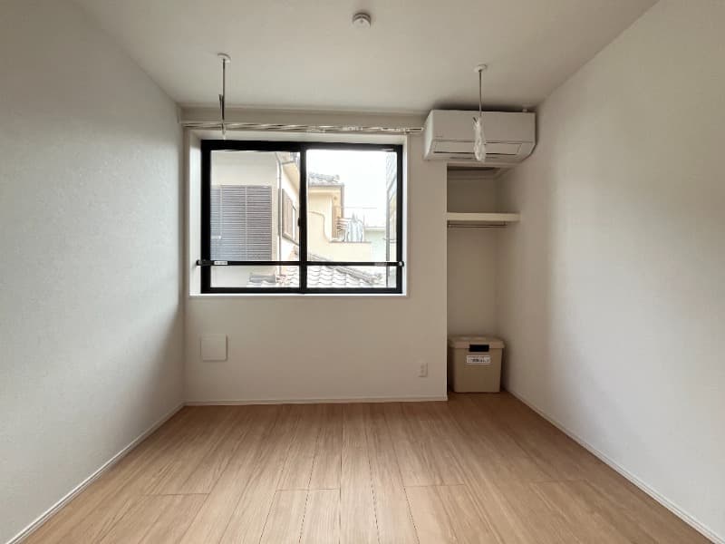 Room image 11