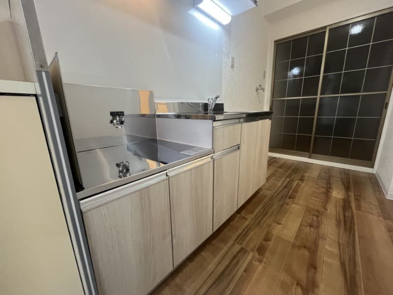 Room image 8