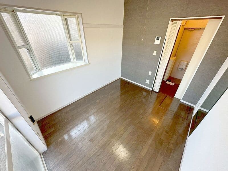 Room image 11