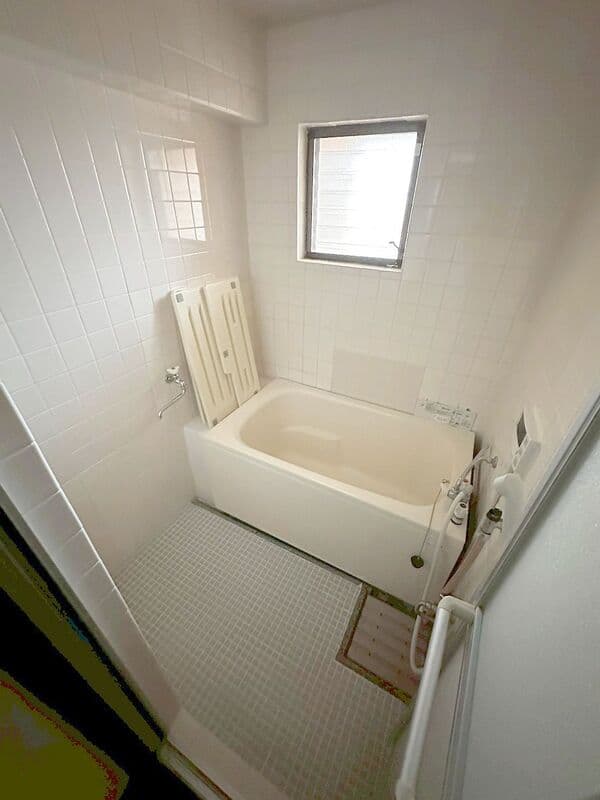 Room image 8