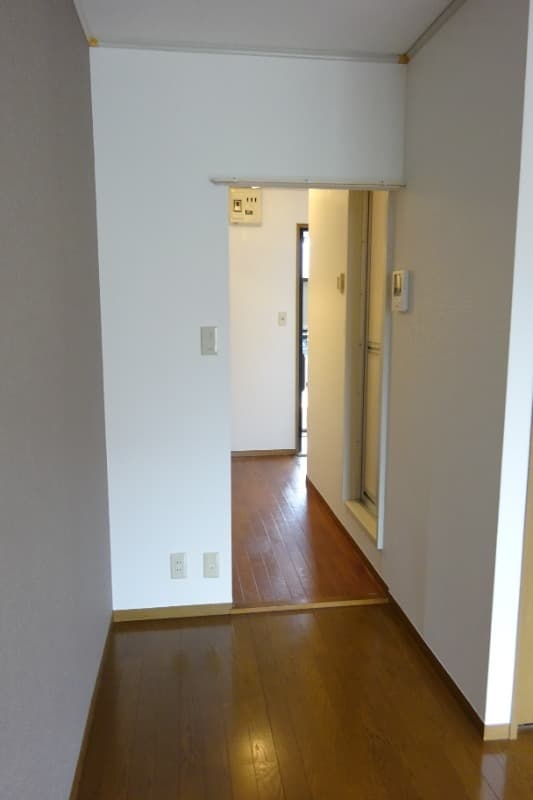 Room image 11