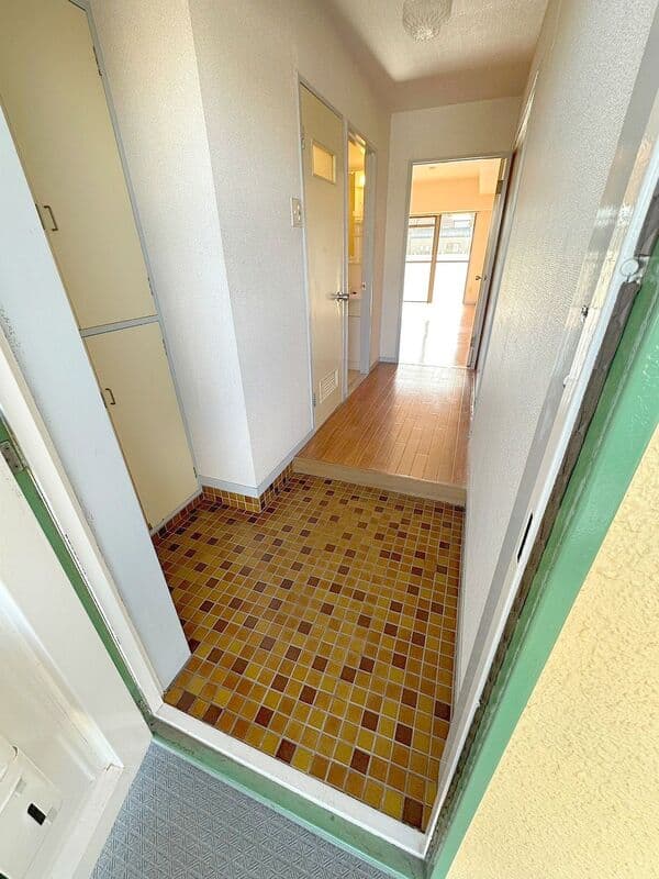 Room image 9