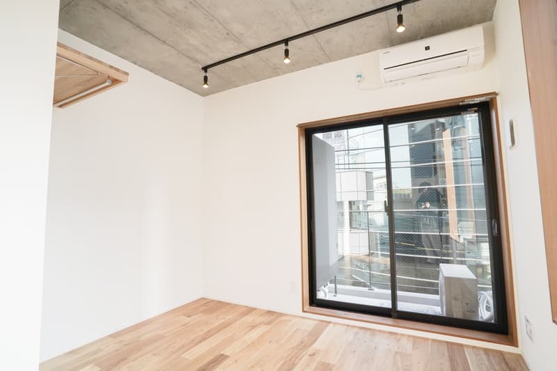 Room image 12