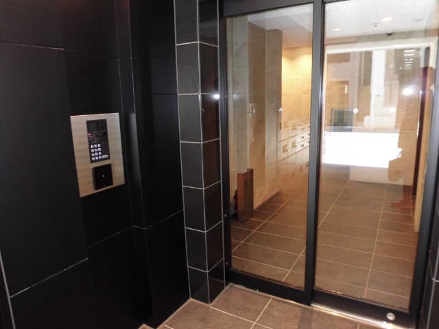 Room image 15