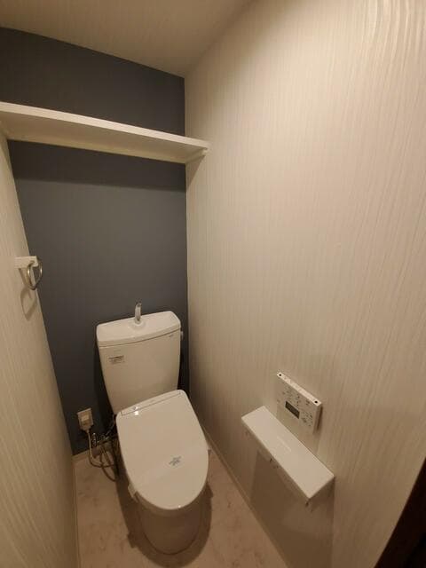 Room image 8